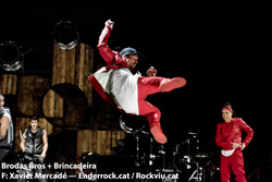 Brodas Bros i Brincadeira presentant l'espectacle 'ViBra' al Teatre Tívoli 